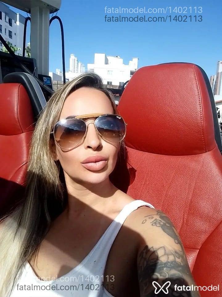 Acompanhante mulher loira (o) de olhos castanhos - Fernanda Morais
