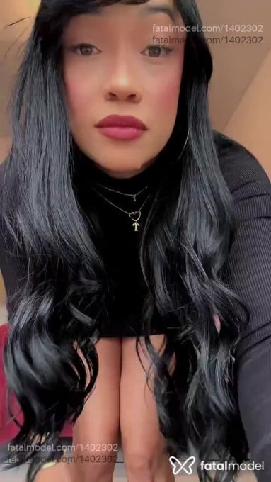 Acompanhante mulher com cabelo castanho de olhos castanhos em Toledo Acompanhante mulher com cabelo castanho de olhos castanhos em Toledo - Thalyta