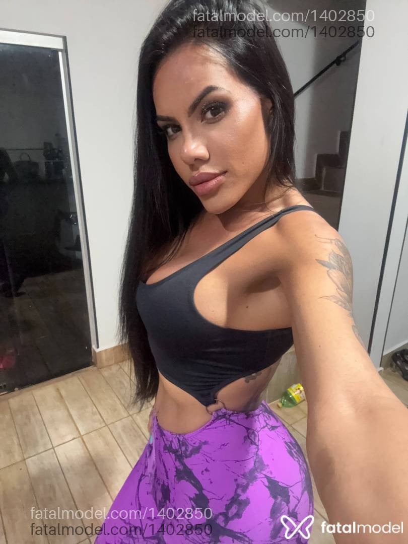 Acompanhante mulher trans morena (o) de olhos pretos em Uberaba - Patymassoterapeuta