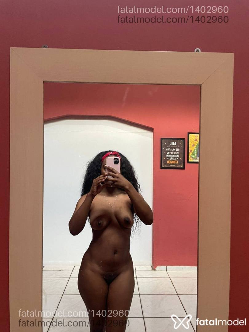 Acompanhante mulher com cabelo castanho de olhos pretos em Paranaíba - Miagringa