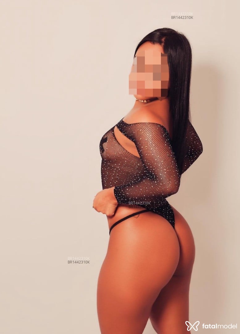 Acompanhante mulher morena (o) de olhos castanhos em Guaratinguetá - Júlia