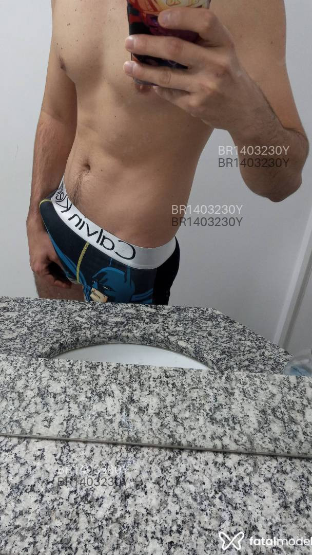 Acompanhante homem com cabelo castanho de olhos castanhos em Curitiba - Eduardo Ribeiro