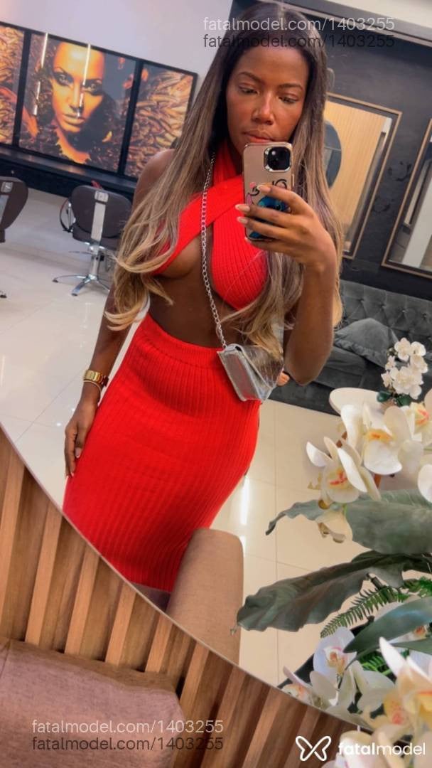 Acompanhante mulher morena (o) de olhos pretos - Bruna Azevedo