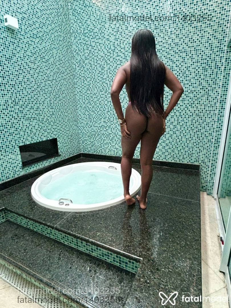 Acompanhante mulher morena (o) de olhos pretos - Bruna Azevedo