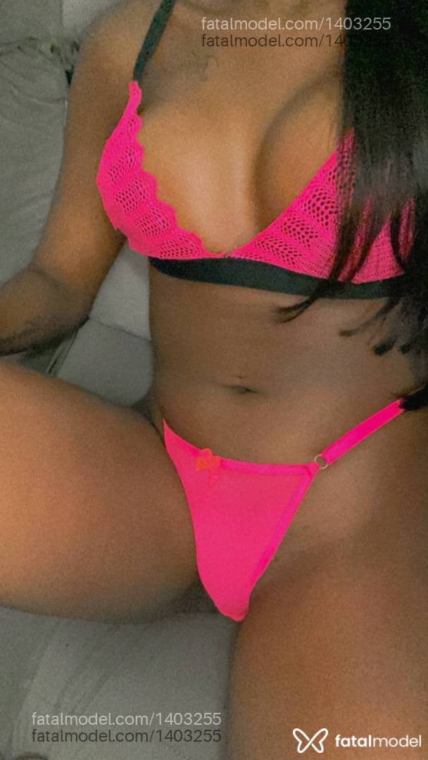 Acompanhante mulher morena (o) de olhos pretos - Bruna Azevedo