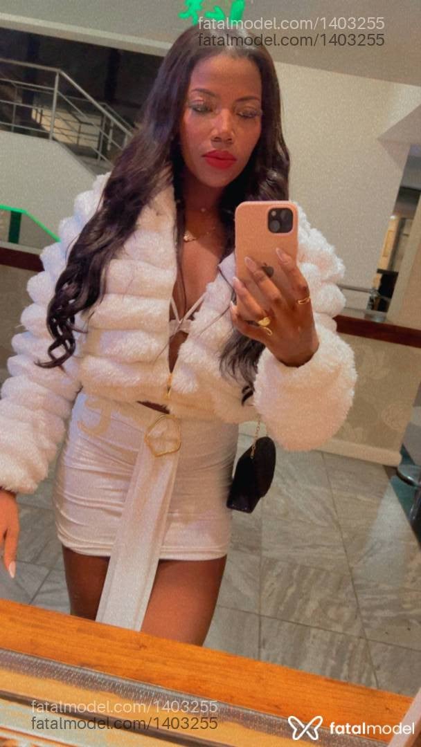 Acompanhante mulher morena (o) de olhos pretos - Bruna Azevedo
