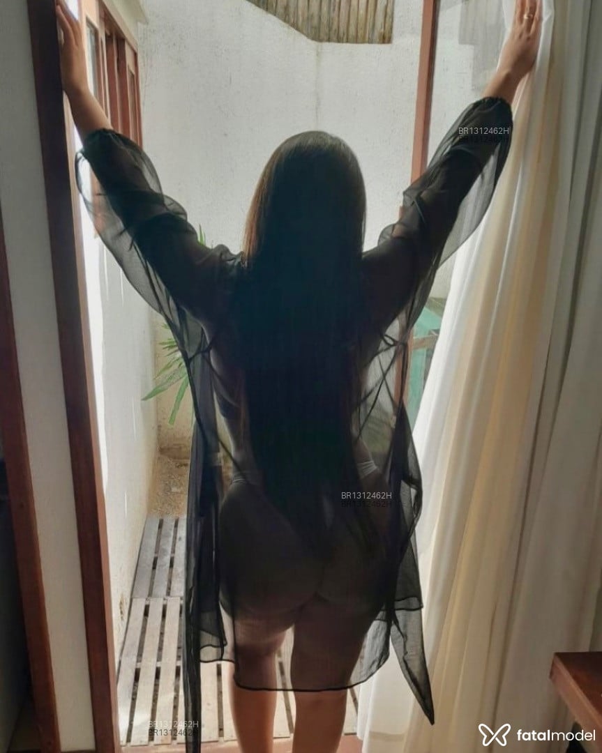 Acompanhante mulher morena (o) de olhos mel - Valesca