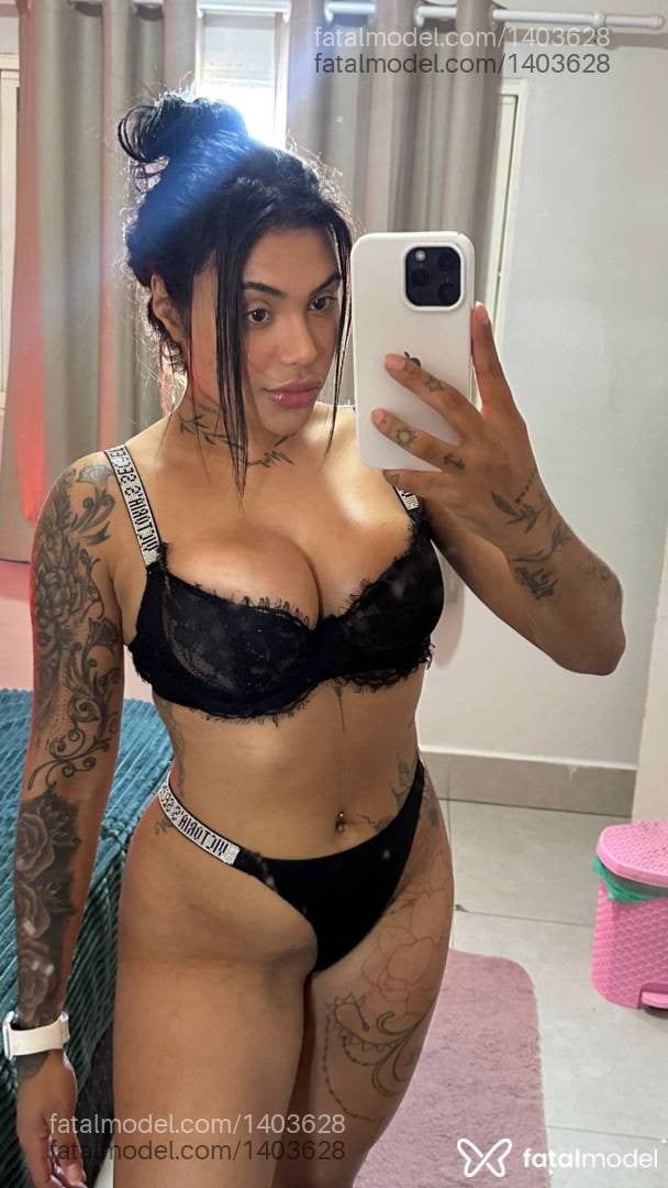 Acompanhante mulher morena (o) de olhos castanhos - Júlia Ribeiro