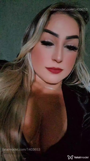 Acompanhante mulher loira (o) de olhos verdes em Nova Friburgo Acompanhante mulher loira (o) de olhos verdes em Nova Friburgo - Hellen Lima