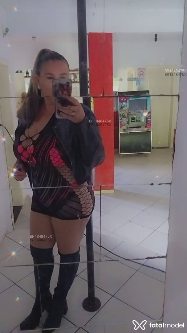 Acompanhante mulher loira (o) de olhos castanhos em Rio Negrinho Acompanhante mulher loira (o) de olhos castanhos em Rio Negrinho - Paula