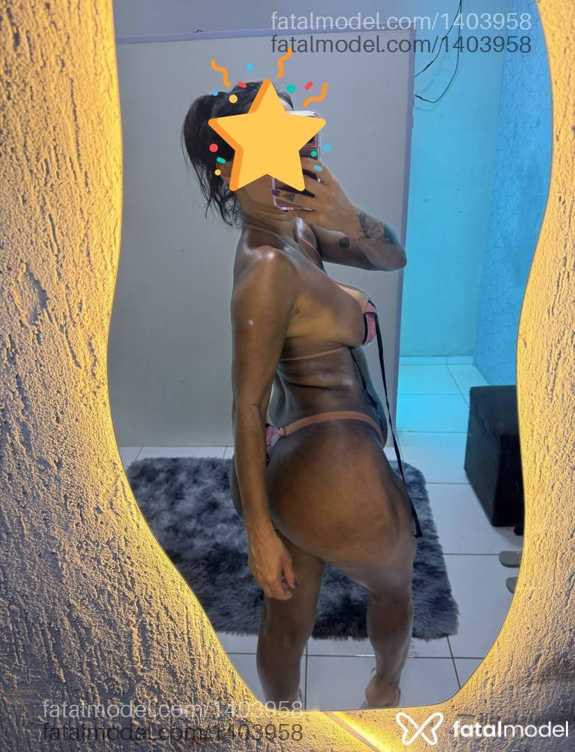 Acompanhante mulher com cabelo castanho de olhos castanhos - Anita