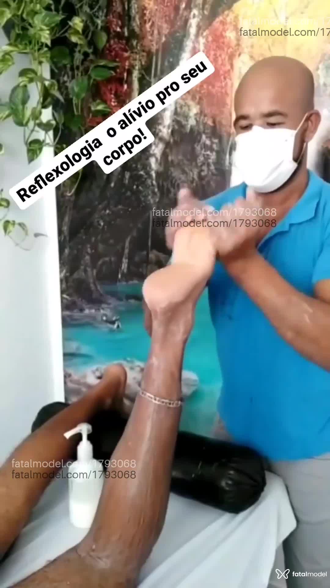 Acompanhante homem com cabelo grisalho de olhos pretos em Virtual - Golf Romeu
