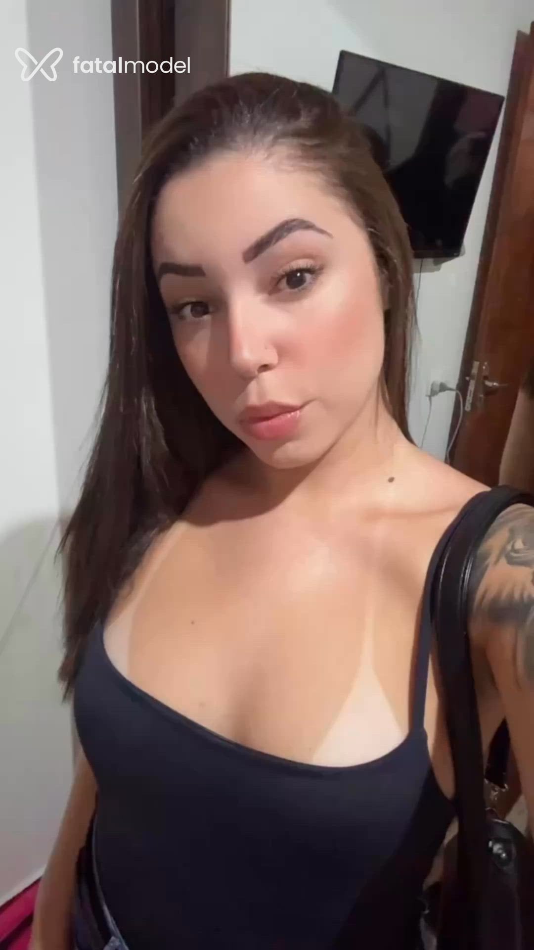 Acompanhante mulher com cabelo castanho de olhos castanhos em Irati Acompanhante mulher com cabelo castanho de olhos castanhos em Irati - Bella Paranaense