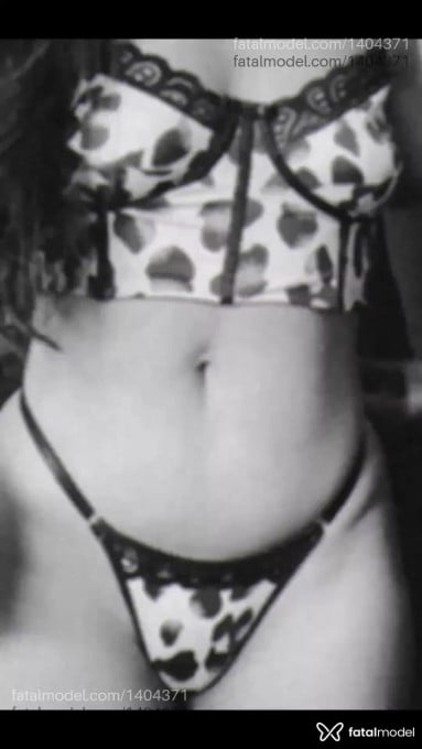 Acompanhante mulher morena (o) de olhos castanhos - Fernanda Reis Acompanhante mulher morena (o) de olhos castanhos - Fernanda Reis