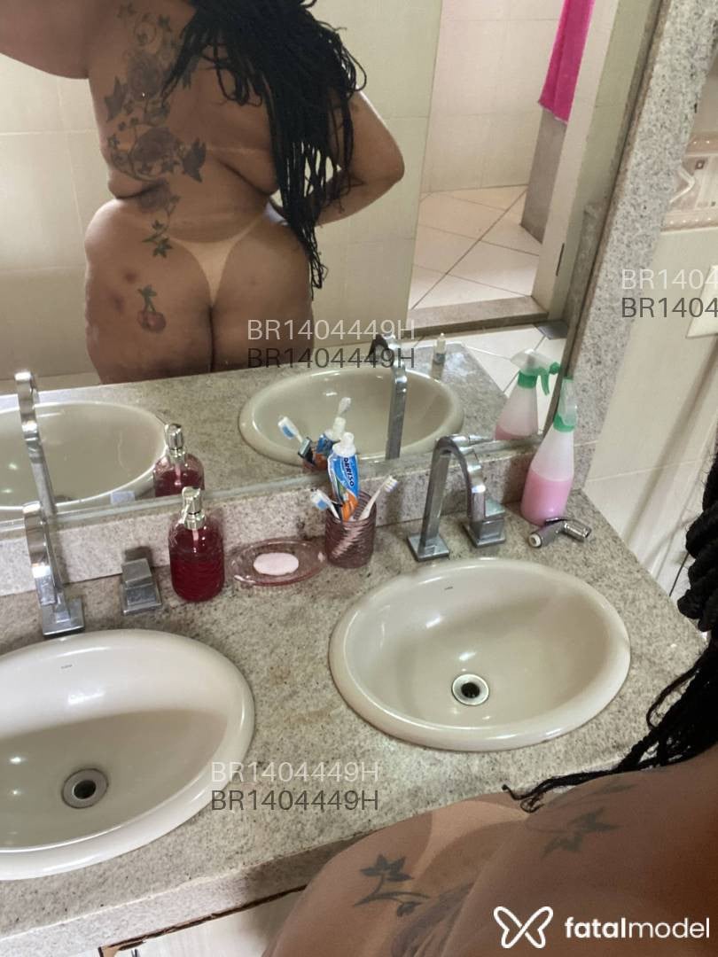 Acompanhante mulher morena (o) de olhos verdes em São Simão - Djuly Avila