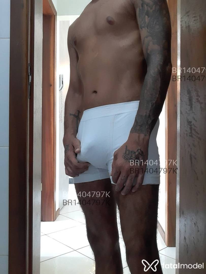 Acompanhante homem morena (o) de olhos castanhos em Jaraguá do Sul - Henrique Junior