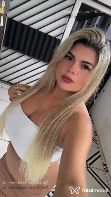Acompanhante mulher loira (o) de olhos castanhos em Araguaína - Dalila Ferreira