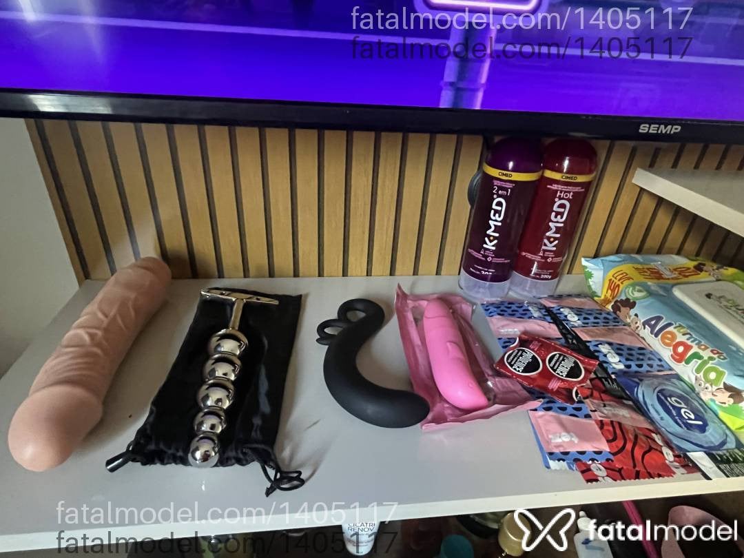 Acompanhante mulher morena (o) de olhos castanhos - Carolzinha Acompanhante mulher morena (o) de olhos castanhos - Carolzinha