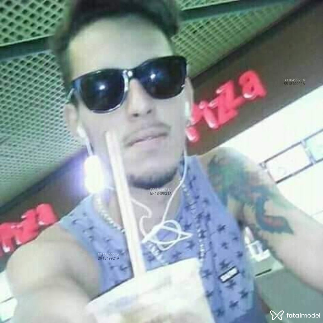 Acompanhante homem morena (o) de olhos castanhos em Serra Acompanhante homem morena (o) de olhos castanhos em Serra - Diogo macetador
