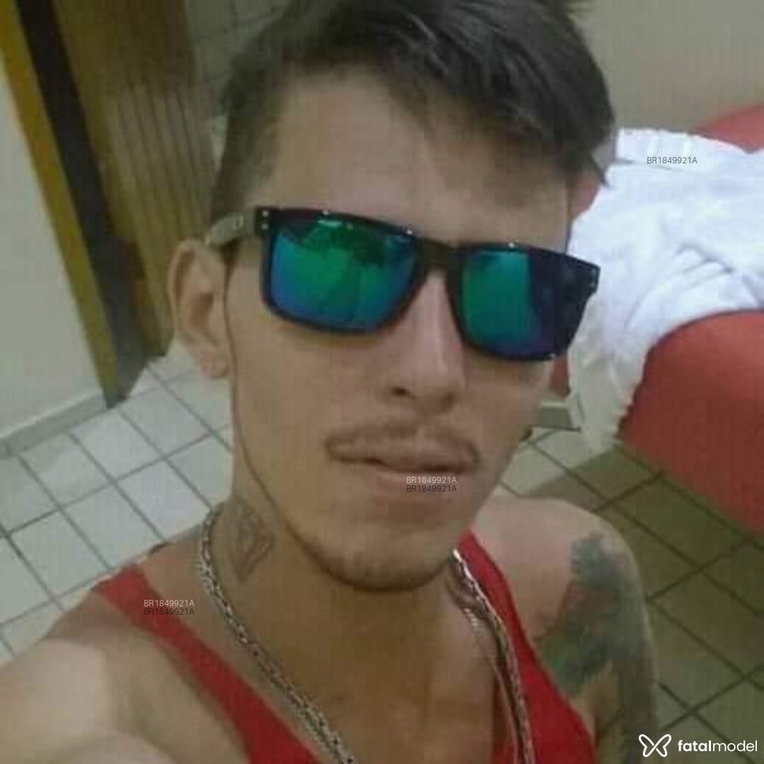 Acompanhante homem morena (o) de olhos castanhos em Serra Acompanhante homem morena (o) de olhos castanhos em Serra - Diogo macetador