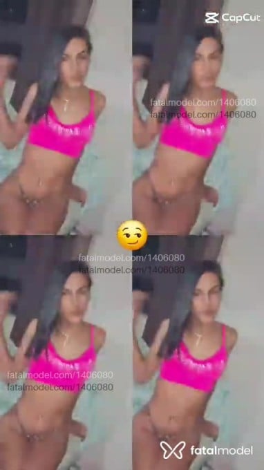 Acompanhante travesti com cabelo castanho de olhos castanhos em Caratinga Acompanhante travesti com cabelo castanho de olhos castanhos em Caratinga - Bianca