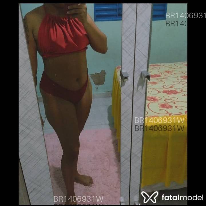 Acompanhante mulher com cabelo castanho de olhos castanhos - Morena Acompanhante mulher com cabelo castanho de olhos castanhos - Morena