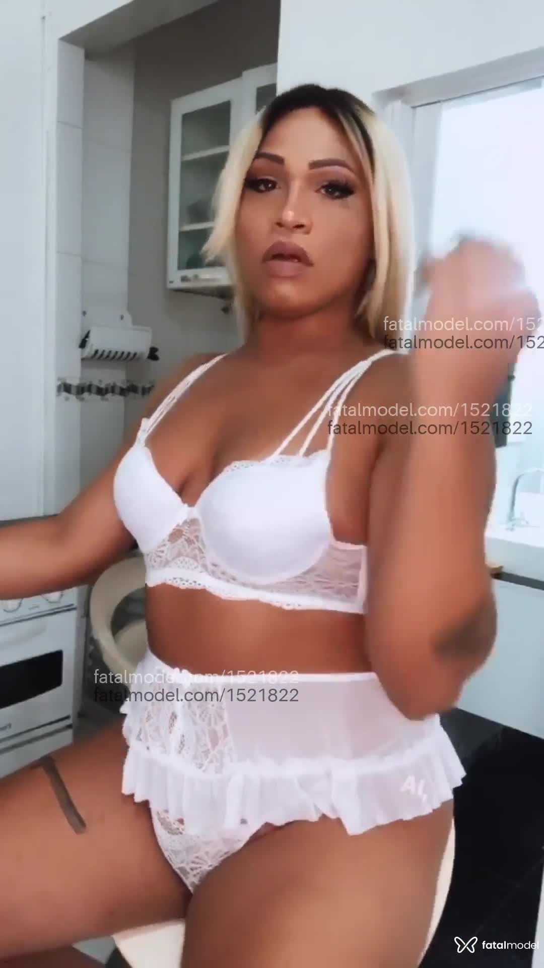 Acompanhante travesti loira (o) de olhos castanhos em Rio de Janeiro - Eloa beauty