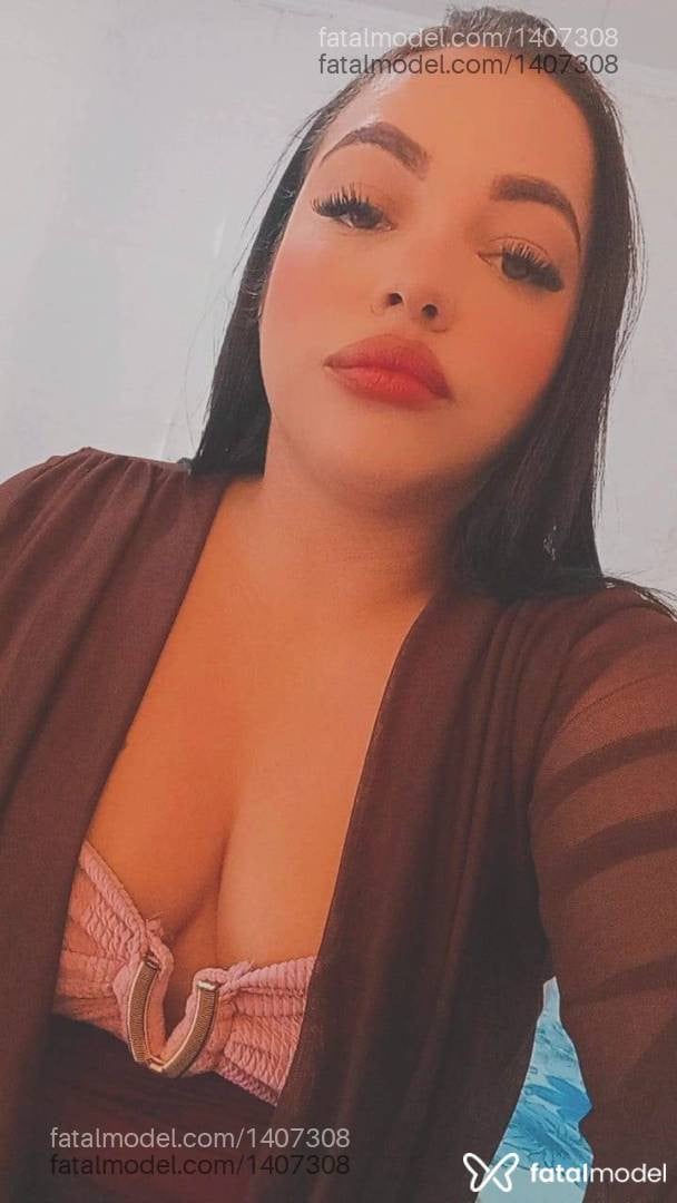 Acompanhante mulher loira (o) de olhos castanhos em São Luís de Montes Belos - Bruna Padilha