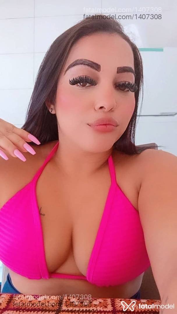 Acompanhante mulher loira (o) de olhos castanhos - Nanda Padilha