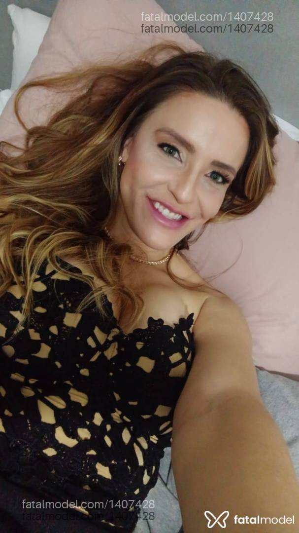 Acompanhante mulher loira (o) de olhos castanhos - Hellen Duarte Acompanhante mulher loira (o) de olhos castanhos - Hellen Duarte