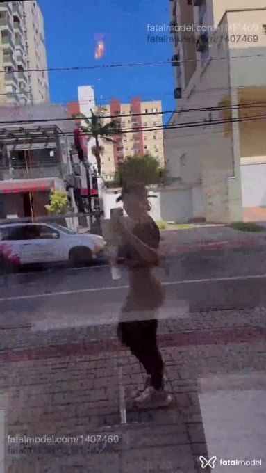 Acompanhante mulher com cabelo castanho de olhos castanhos em Itapema - Laura