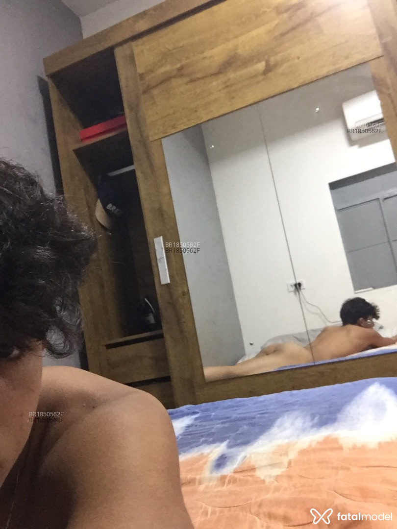 Acompanhante homem morena (o) de olhos castanhos em Virtual - Kaliel