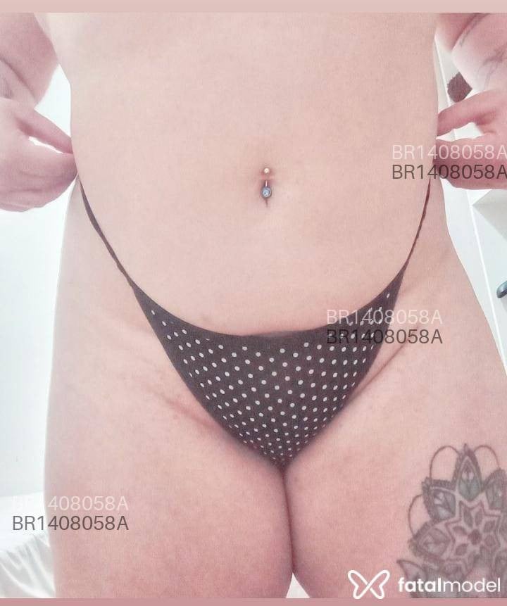 Acompanhante mulher com cabelo castanho de olhos castanhos em Lages - JULINHA BRANQUINHA