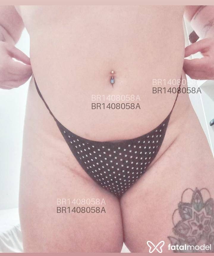 Acompanhante mulher com cabelo castanho de olhos castanhos em Lages - JULINHA BRANQUINHA