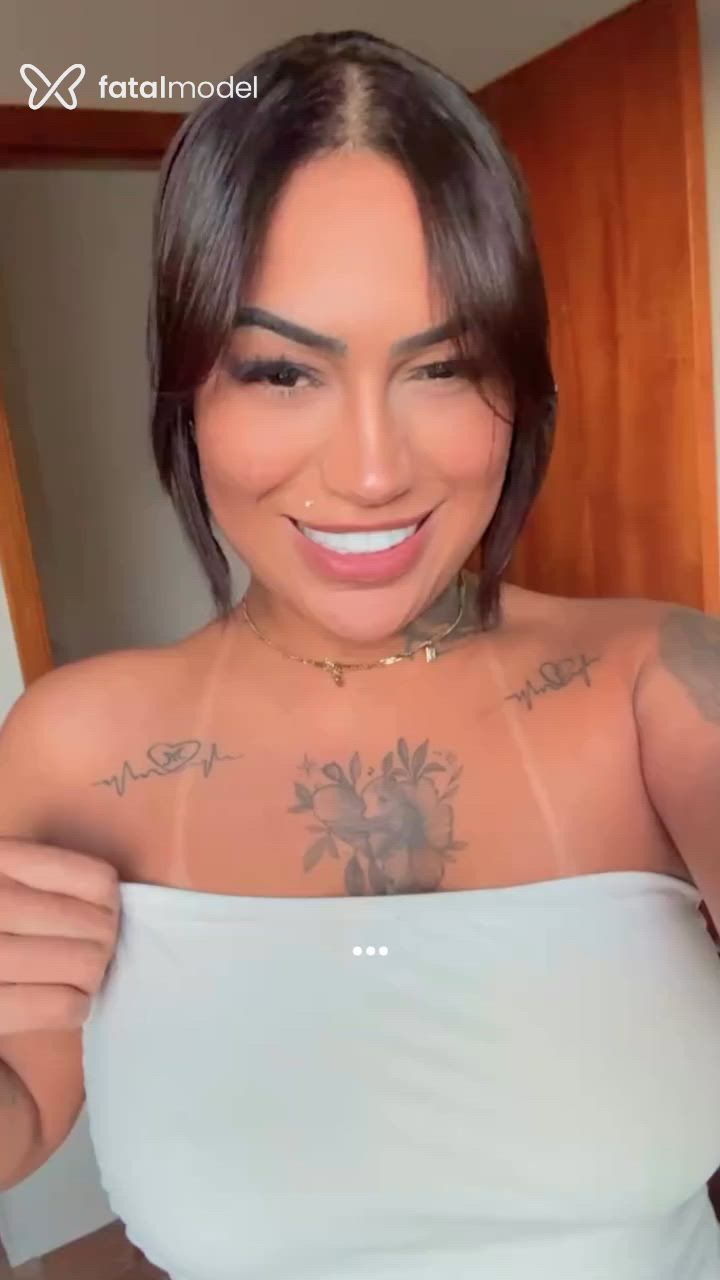 Acompanhante mulher morena (o) de olhos pretos - Raquel Nefertari Acompanhante mulher morena (o) de olhos pretos - Raquel Nefertari