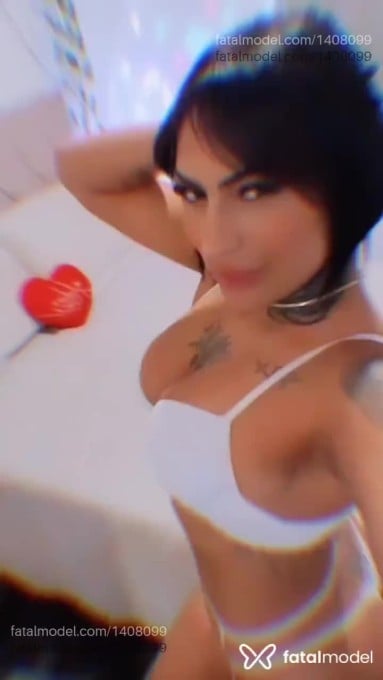 Acompanhante mulher morena (o) de olhos pretos em Três Corações - Raquel Nefertari
