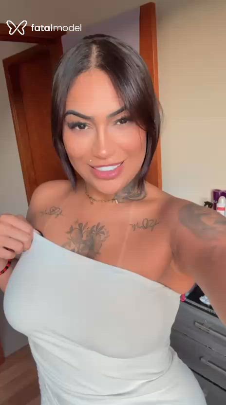 Acompanhante mulher morena (o) de olhos pretos - Raquel Nefertari Acompanhante mulher morena (o) de olhos pretos - Raquel Nefertari
