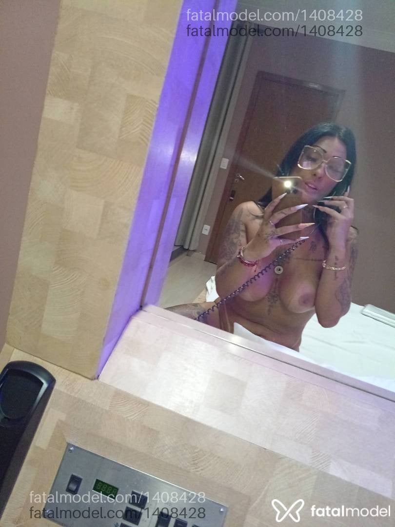 Acompanhante mulher trans morena (o) de olhos mel - Japonesa