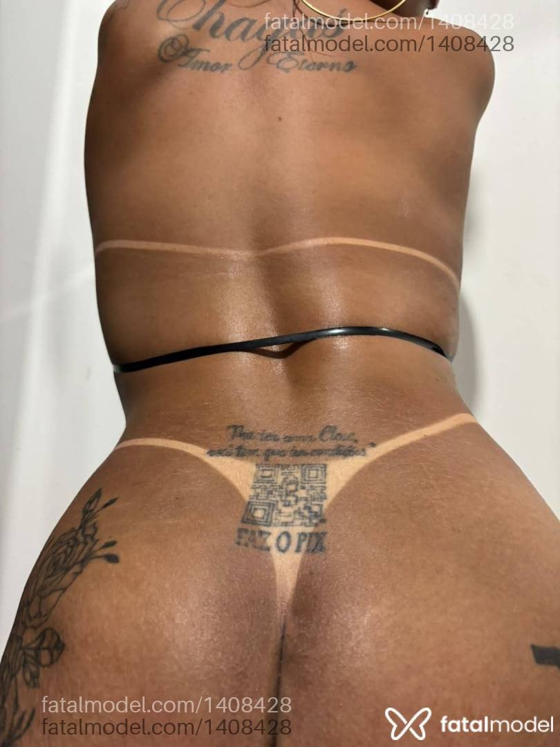 Acompanhante mulher trans morena (o) de olhos mel - Japonesa