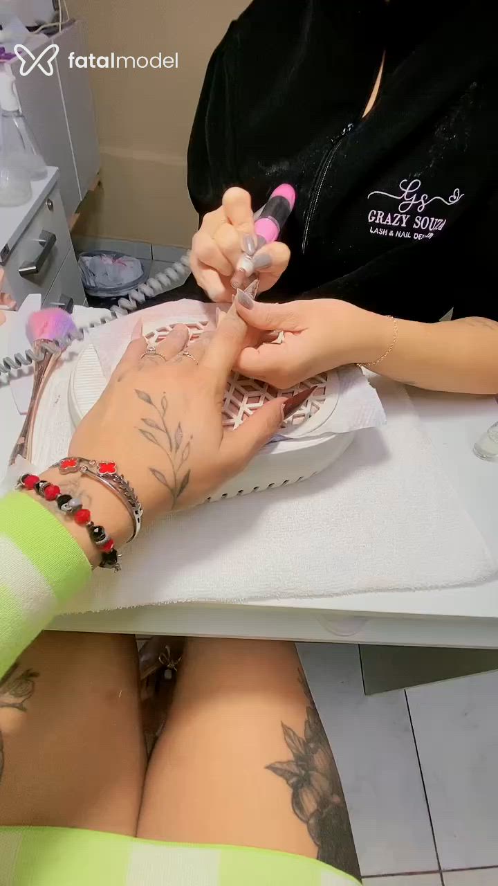 Acompanhante mulher trans morena (o) de olhos mel - Japonesa