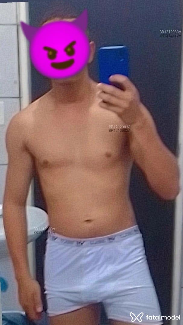 Acompanhante homem morena (o) de olhos castanhos em Pelotas Acompanhante homem morena (o) de olhos castanhos em Pelotas - Morenno
