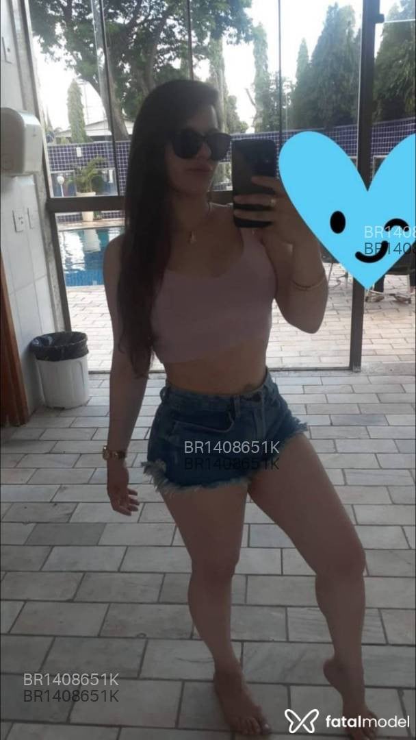 Acompanhante mulher com cabelo castanho de olhos castanhos em Passo Fundo Acompanhante mulher com cabelo castanho de olhos castanhos em Passo Fundo - Barbara Maldonado