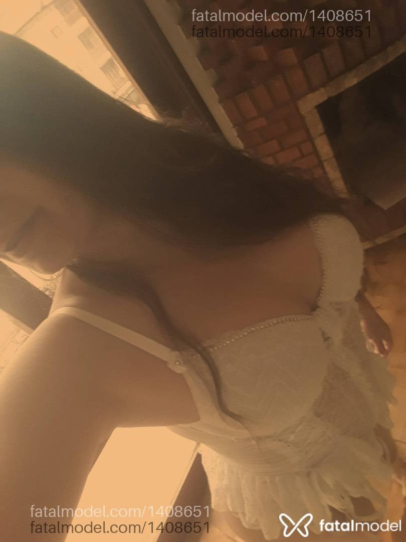 Acompanhante mulher com cabelo castanho de olhos castanhos em Passo Fundo Acompanhante mulher com cabelo castanho de olhos castanhos em Passo Fundo - Barbara Maldonado