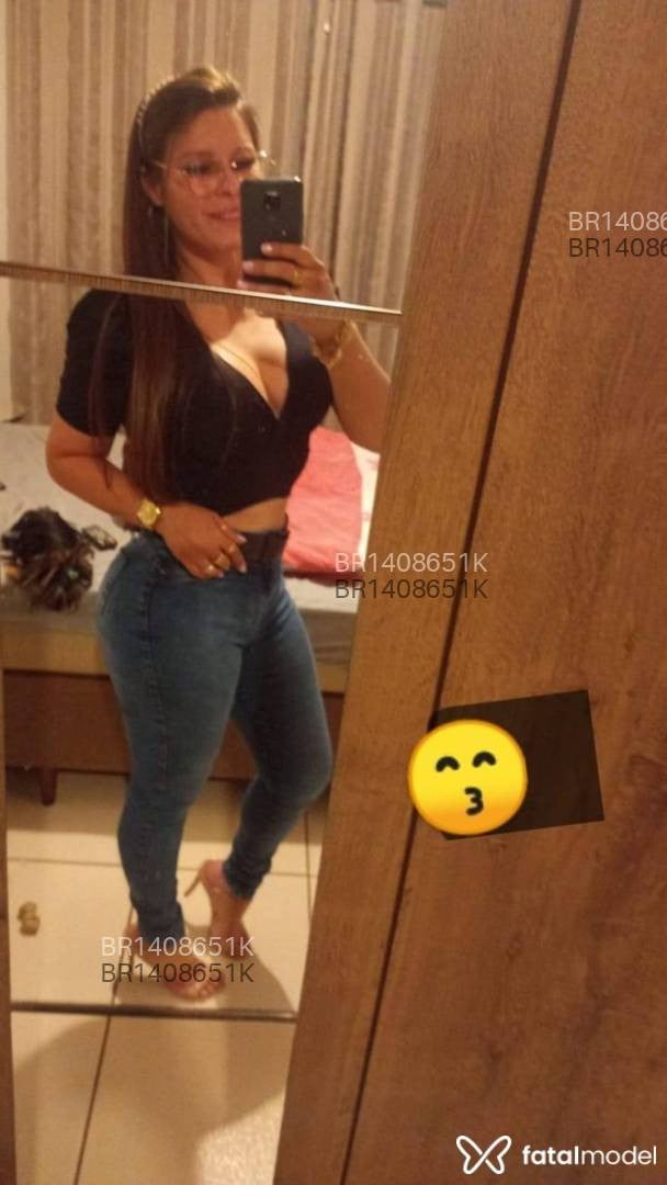 Acompanhante mulher com cabelo castanho de olhos castanhos em Passo Fundo Acompanhante mulher com cabelo castanho de olhos castanhos em Passo Fundo - Barbara Maldonado