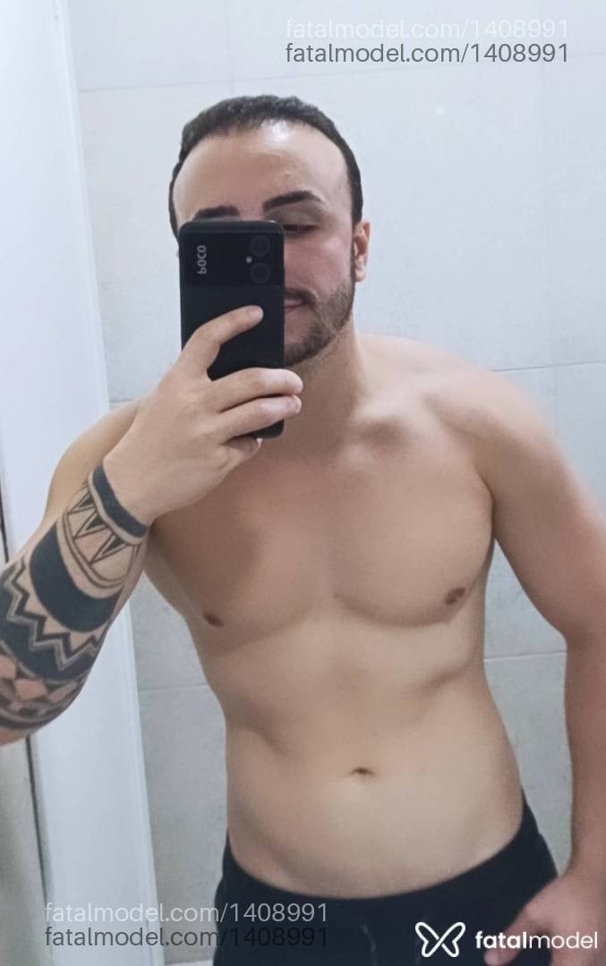 Acompanhante homem com cabelo castanho de olhos castanhos em Caxias do Sul - GABRIEL