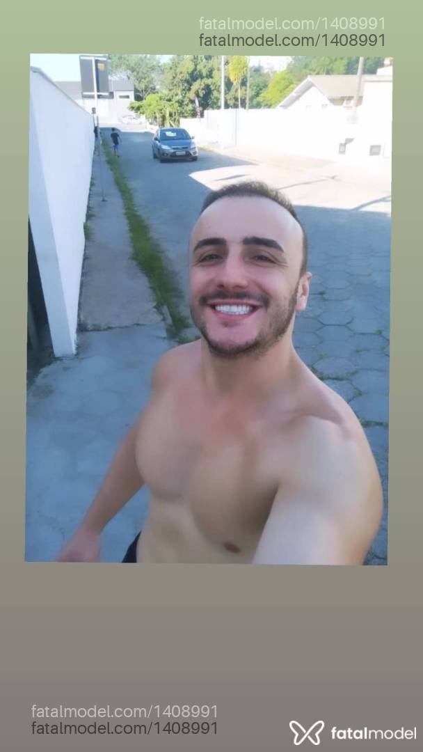 Acompanhante homem com cabelo castanho de olhos castanhos em Caxias do Sul - GABRIEL