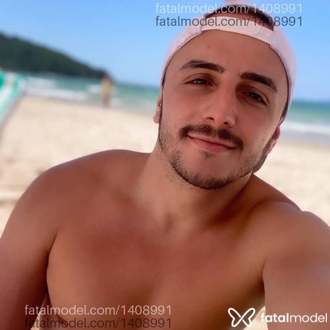 Acompanhante homem com cabelo castanho de olhos castanhos em Caxias do Sul - GABRIEL
