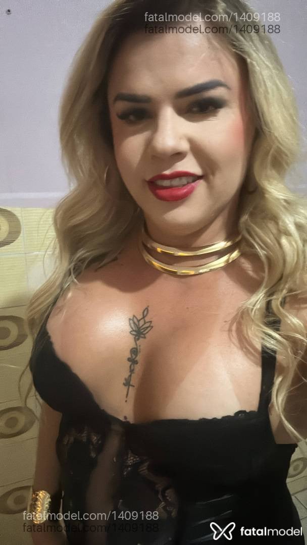 Acompanhante travesti loira (o) de olhos castanhos - Julinhaloirinha