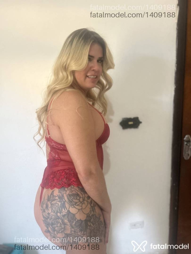 Acompanhante travesti loira (o) de olhos castanhos - Julinhaloirinha