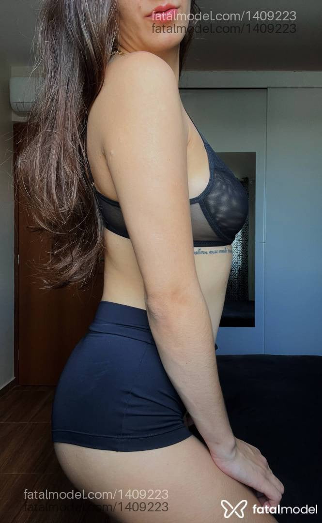 Acompanhante mulher com cabelo castanho de olhos mel - Babi Dunks